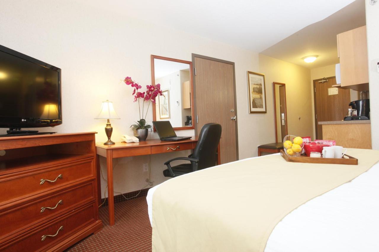 Stonebridge Hotel Dawson Creek Esterno foto