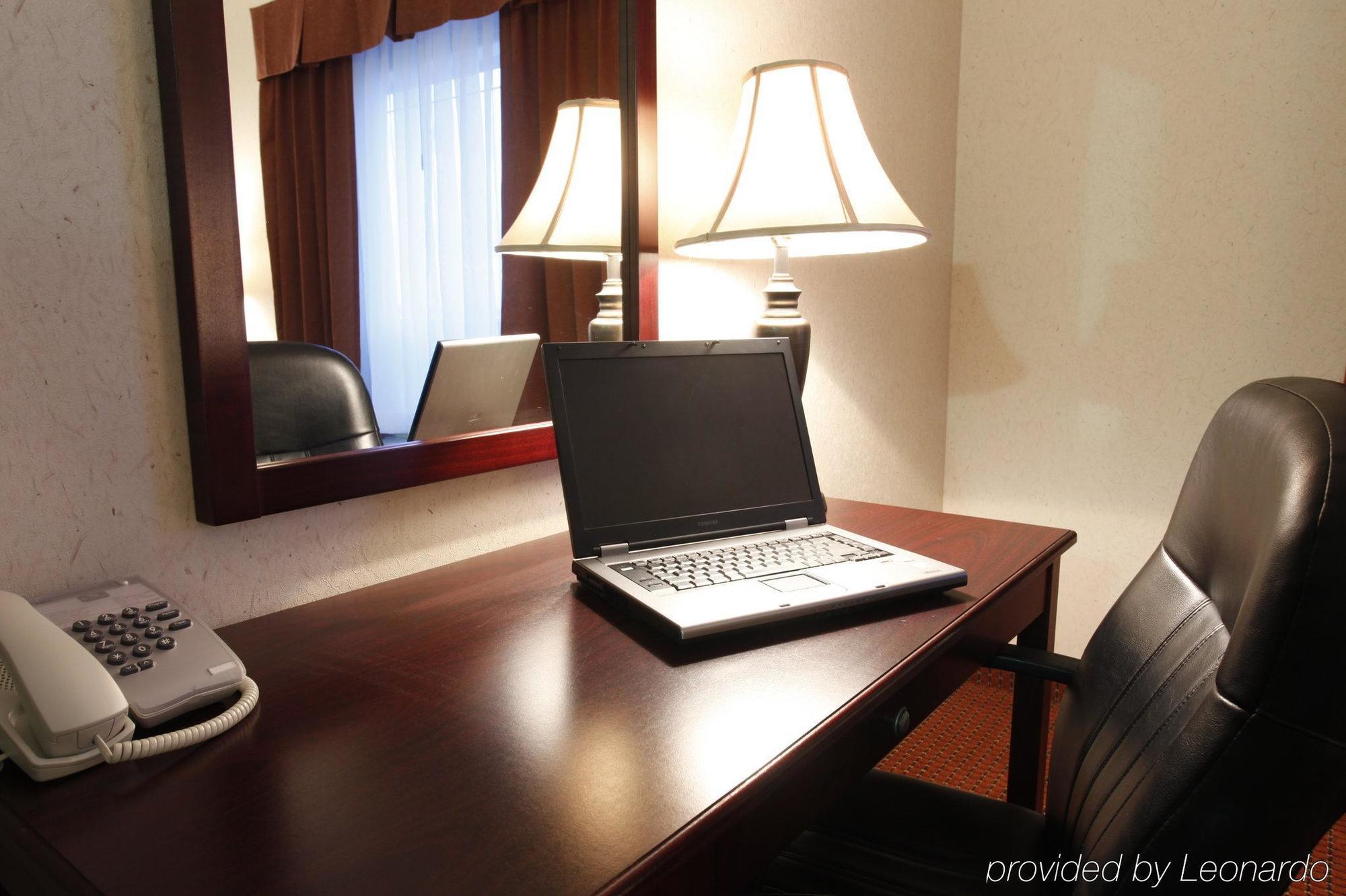 Stonebridge Hotel Dawson Creek Esterno foto